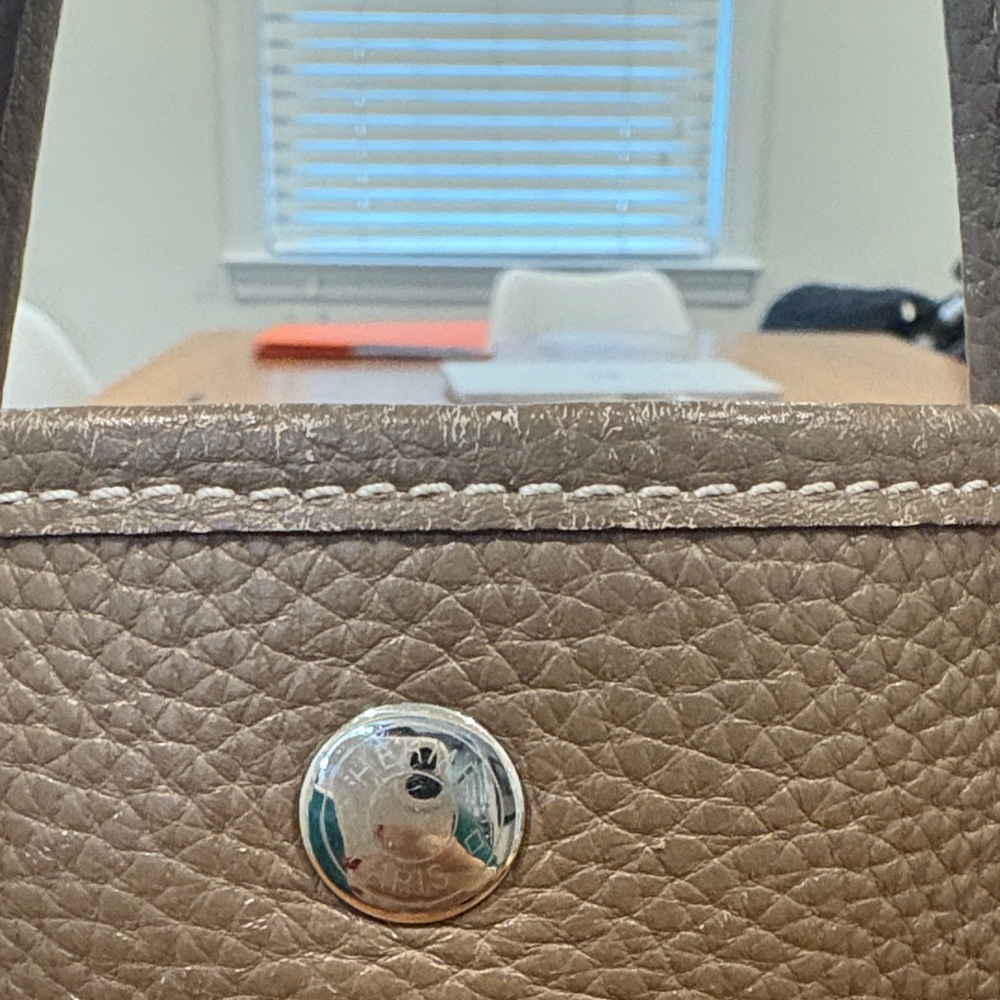 Hermes Elegant Brown Leather Tote Bag - Picture 2 of 9